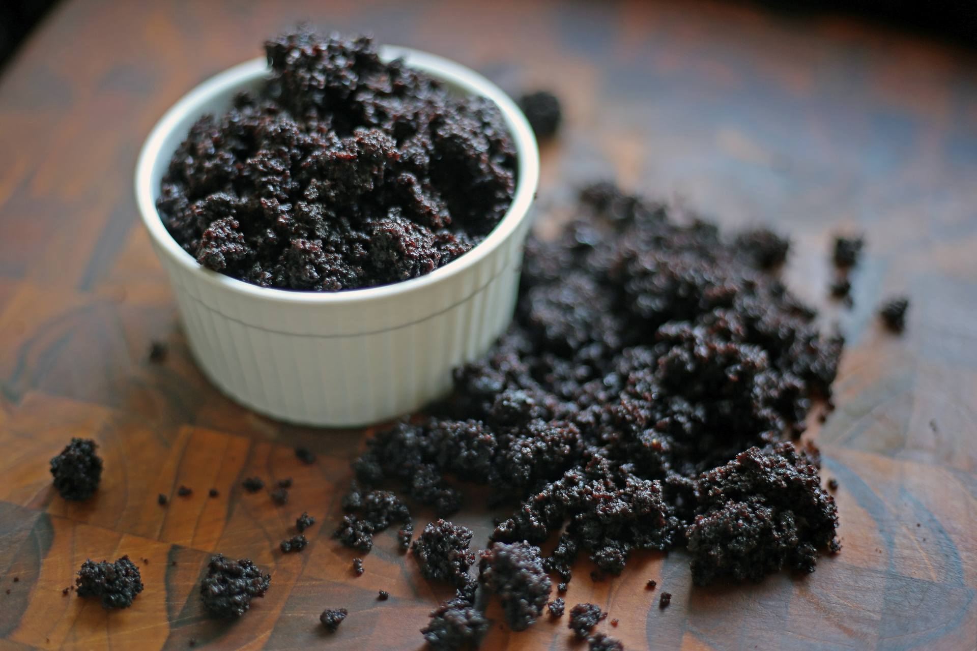 Easy Devil’s Food Cake Dessert Pizza Crumb Finish — Ooni Canada