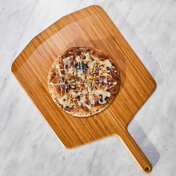 Gingerbread Cinnamon Roll Pizza 