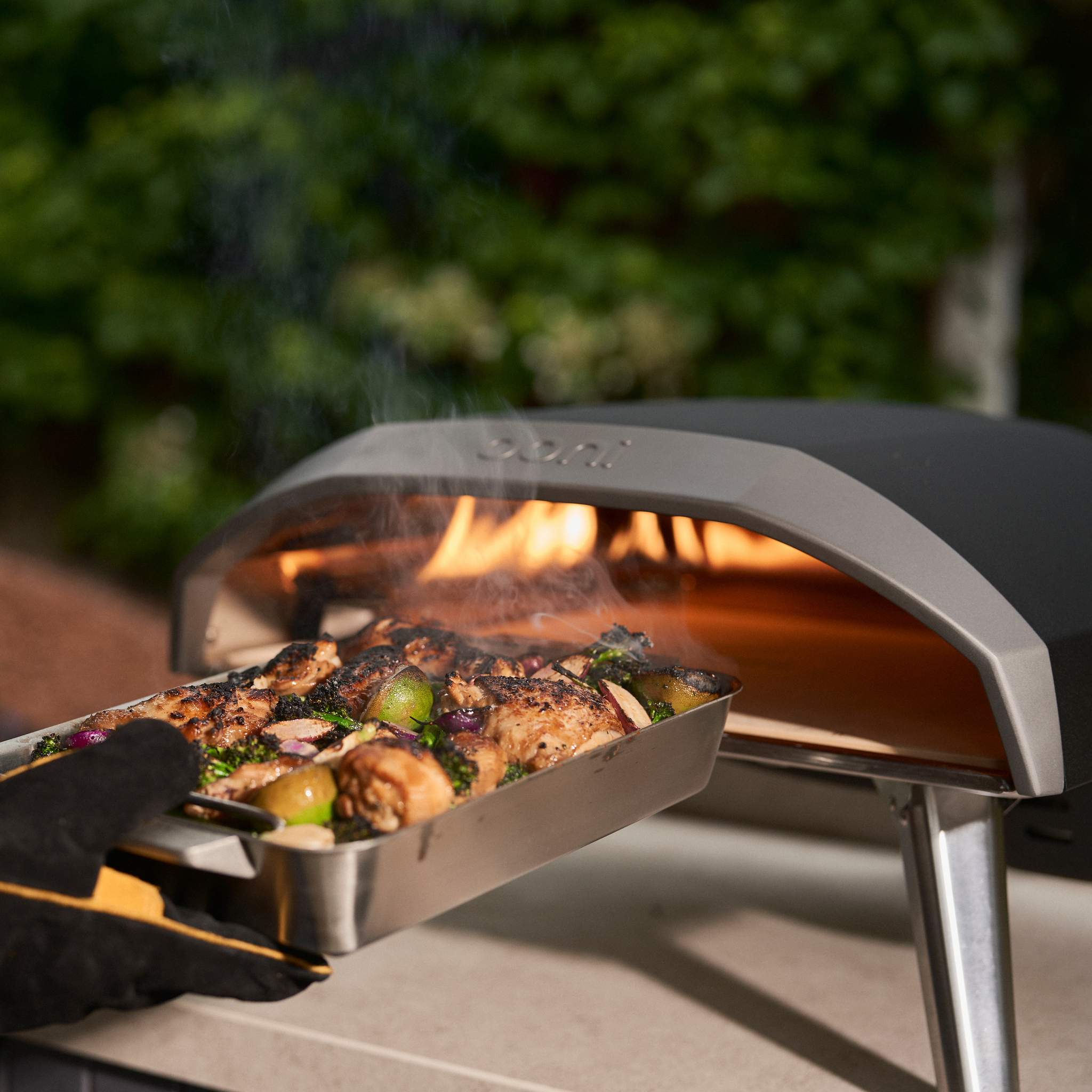 Ooni koda 16 Gas Powered Pizza oven with roasting pan 