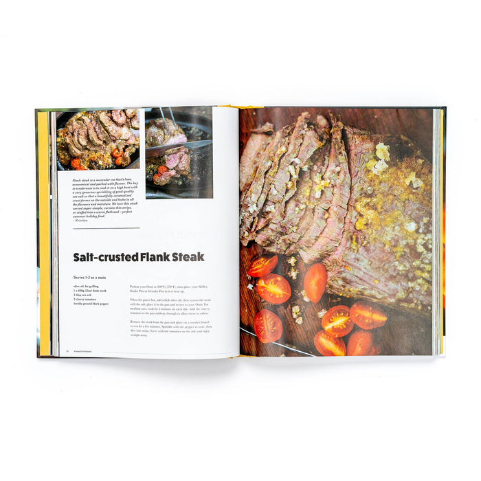 Ooni: Cooking with Fire Cookbook | Cliquez sur cette image pour ouvrir la fenêtre modale de produits. La fenêtre modale de produits permet de zoomer sur les images.