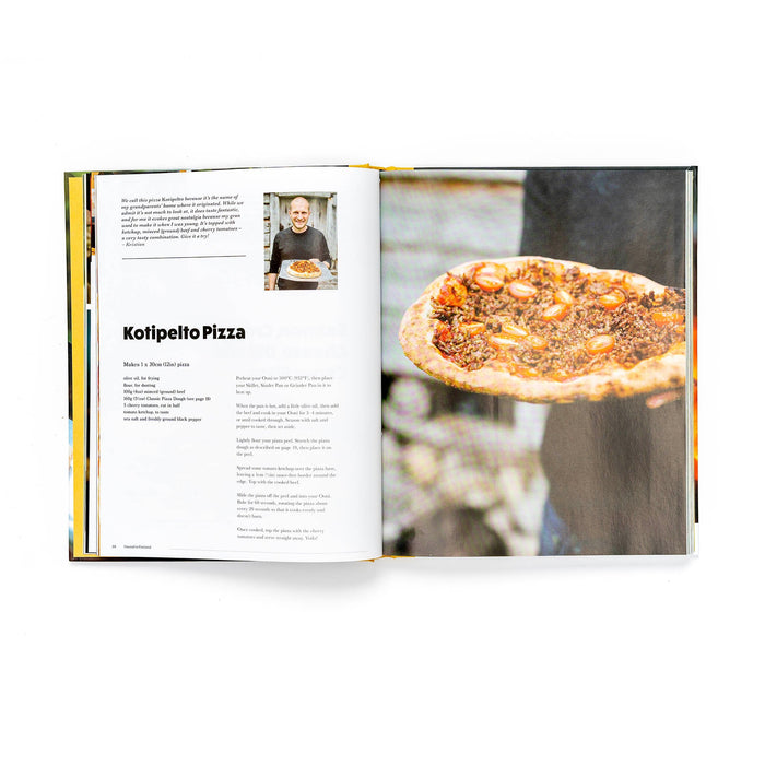 Ooni: Cooking with Fire Cookbook | Cliquez sur cette image pour ouvrir la fenêtre modale de produits. La fenêtre modale de produits permet de zoomer sur les images.