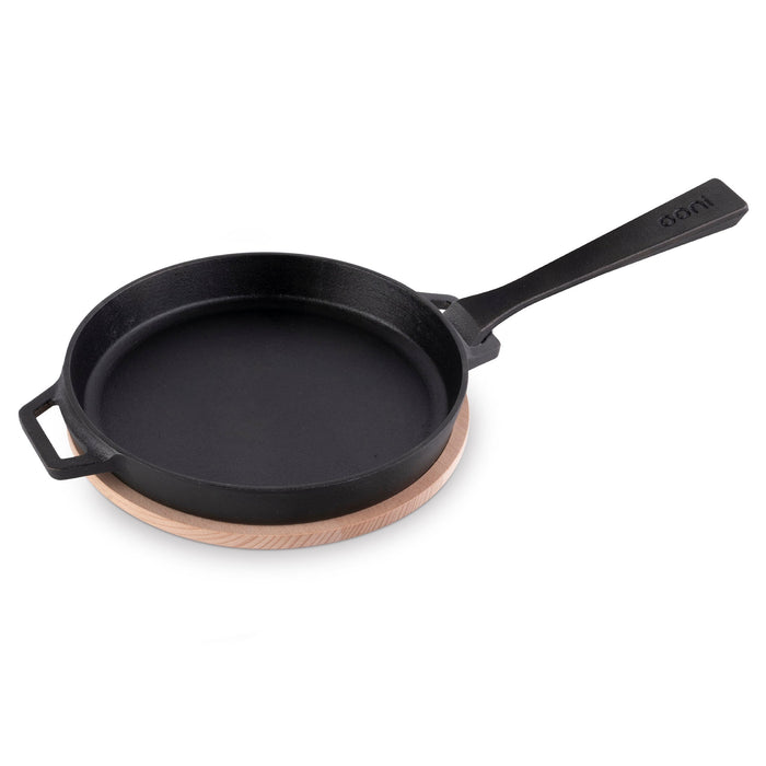 Ooni Cast Iron Skillet Pan - Ooni Canada | Click this image to open up the product gallery modal. The product gallery modal allows the images to be zoomed in on.