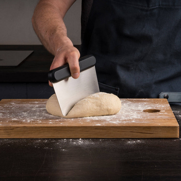 Ooni Pizza Dough Scraper - Ooni Canada | Click this image to open up the product gallery modal. The product gallery modal allows the images to be zoomed in on.