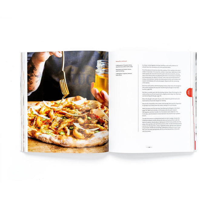 The Pizza Bible by Tony Gemignani | Cliquez sur cette image pour ouvrir la fenêtre modale de produits. La fenêtre modale de produits permet de zoomer sur les images.