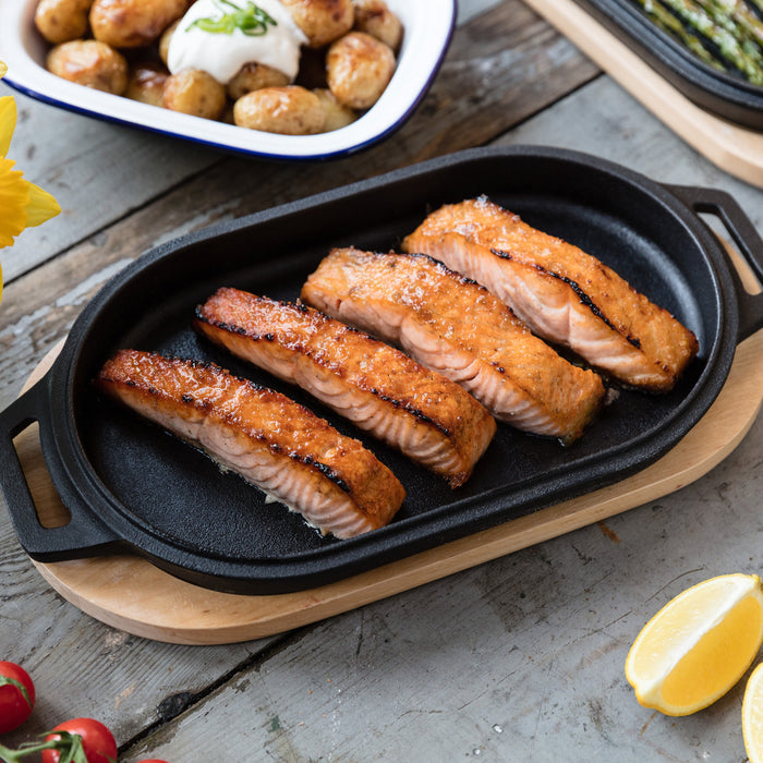 Ooni Cast Iron Sizzler Pan - Ooni Canada | Click this image to open up the product gallery modal. The product gallery modal allows the images to be zoomed in on.
