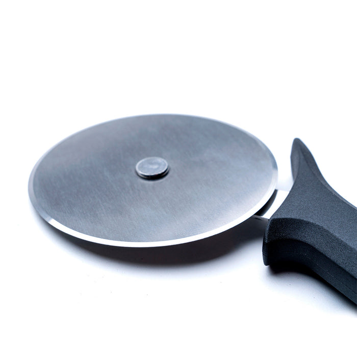 Ooni Pizza Cutter Wheel - Ooni Canada | Cliquez sur cette image pour ouvrir la fenêtre modale de produits. La fenêtre modale de produits permet de zoomer sur les images.