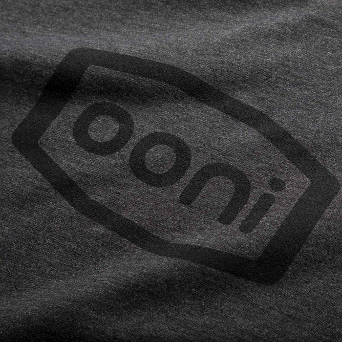 Ooni Logo T-shirt – Adult (Dark Gray) | Cliquez sur cette image pour ouvrir la fenêtre modale de produits. La fenêtre modale de produits permet de zoomer sur les images.